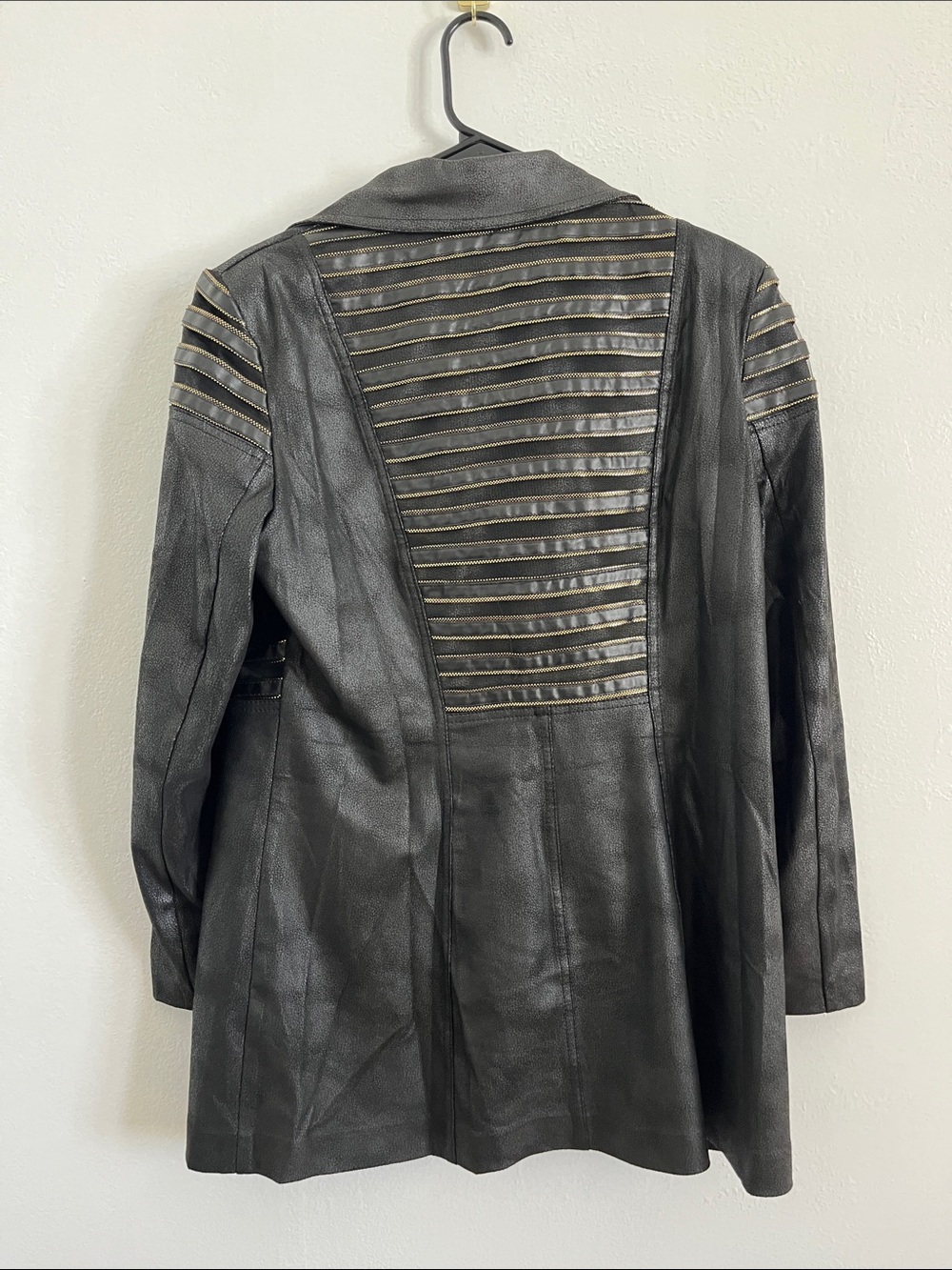 LG Lena Gabrielle Black Faux Leather Moto Coat with Gold-Tone Trim Size 10 - Picture 4 of 4